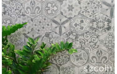 Encaustic pottery tile